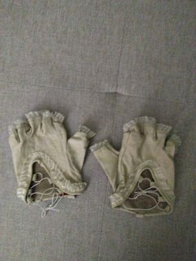 Rare Gems - Pure Leather Lux Driving Summer Lace-Trim Gloves in Light Beige